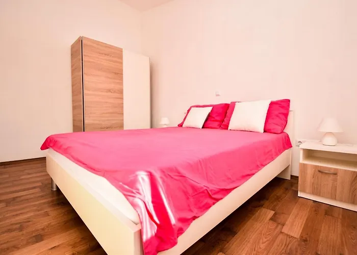 Lukic Appartement Vir