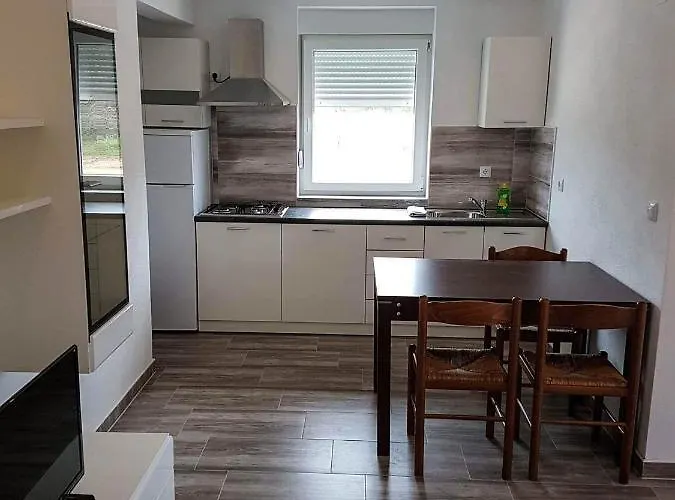 Lukic Appartement Vir