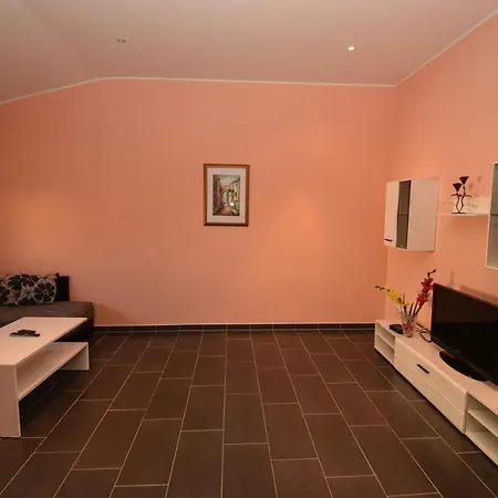 Lukic Apartment *