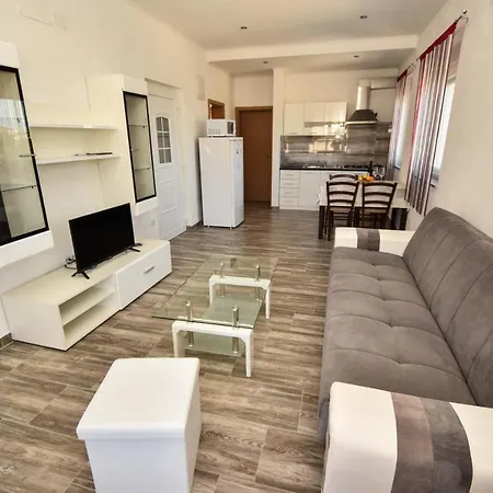Apartment Lukic *